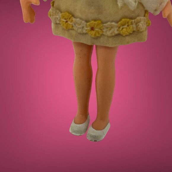 Vintage 1967 Hasbro 4” Dolly Darling Honey #8533 With Dress And Headband - Picture 8 of 16